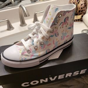 Girls converse